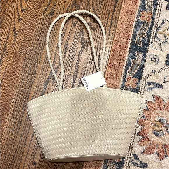 Bembien Mira Woven Tote NWT - Picture 3 of 9